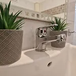 Modern Sea In - Starlink Wifi *